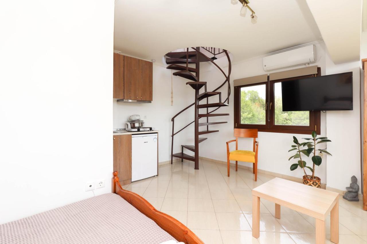 Studio Acropolis Serres Next To Center Bagian luar foto