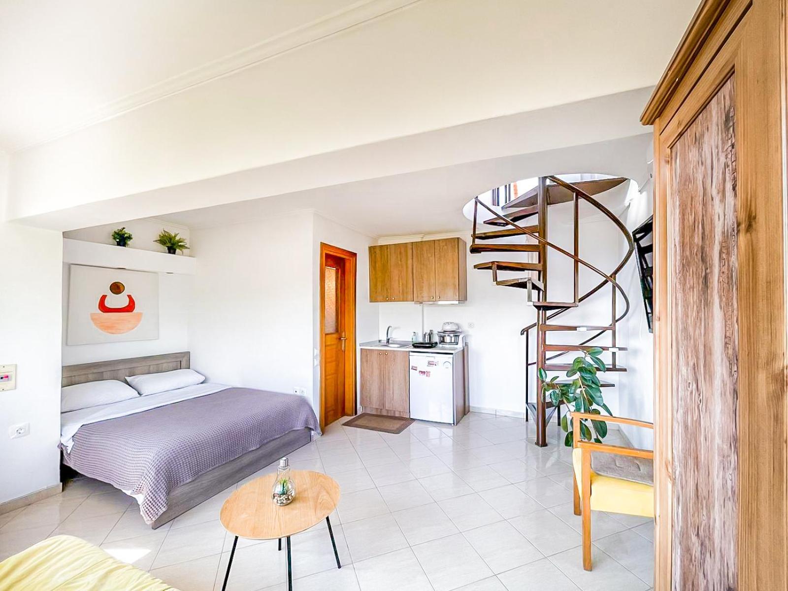 Studio Acropolis Serres Next To Center Bagian luar foto